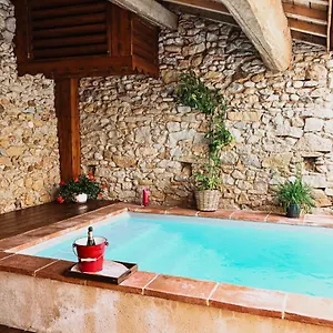 Bed and breakfast La Carmine, Bien-être D'exception - Piscine, Hammam, Champagne