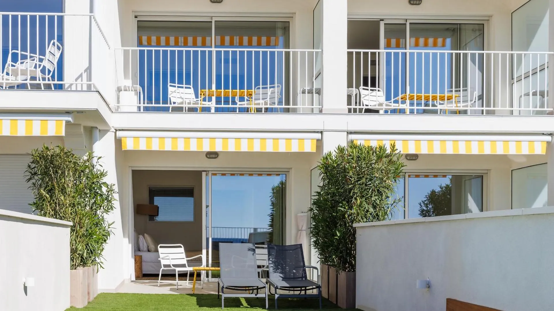 Belle Vue Hotel Cavalaire-sur-Mer 4*,